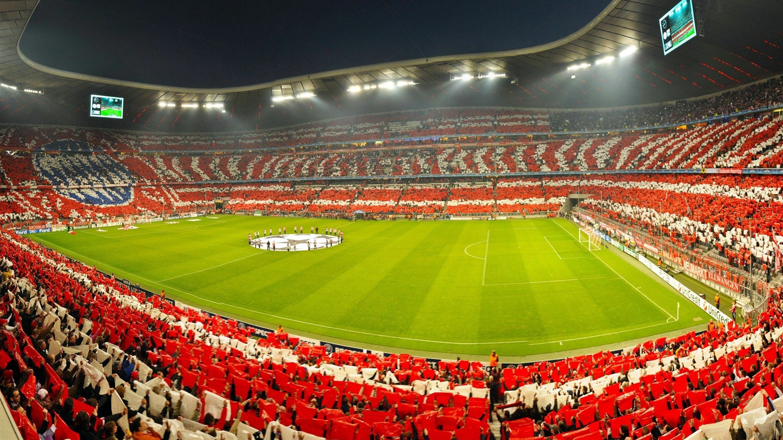 中国足球产业推动“科技创新+体育”模式，打造行业新标杆，振兴中国足球产业的设计方案